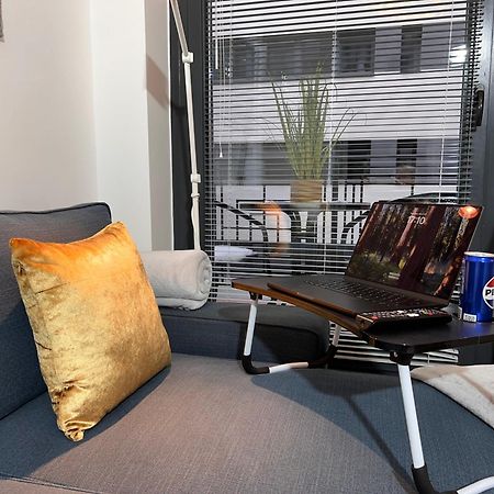 Luxe Central Studio With Pool, Parking & Ac Budapest Eksteriør billede