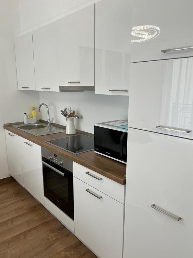 Luxe Central Studio With Pool, Parking & Ac Budapest Eksteriør billede