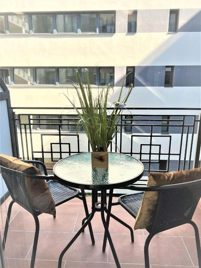 Luxe Central Studio With Pool, Parking & Ac Budapest Eksteriør billede