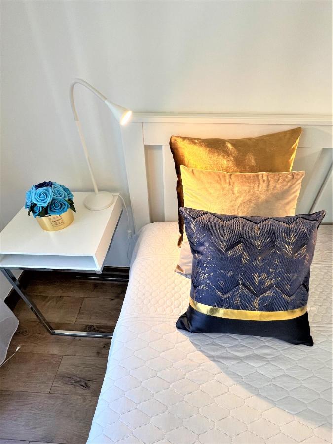 Luxe Central Studio With Pool, Parking & Ac Budapest Eksteriør billede