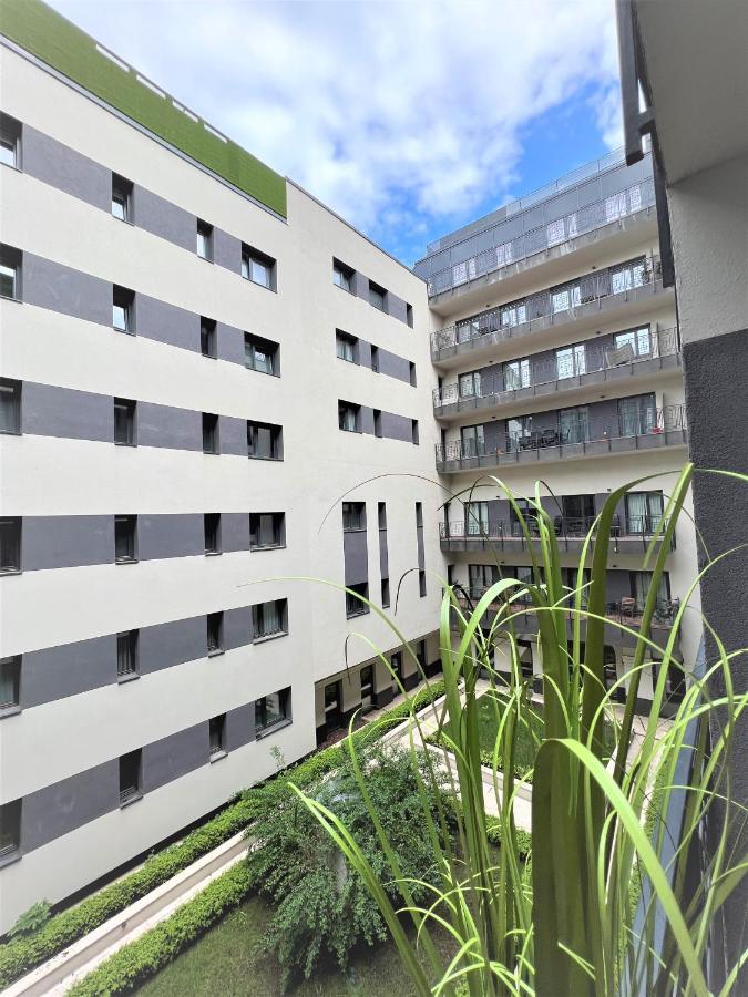 Luxe Central Studio With Pool, Parking & Ac Budapest Eksteriør billede